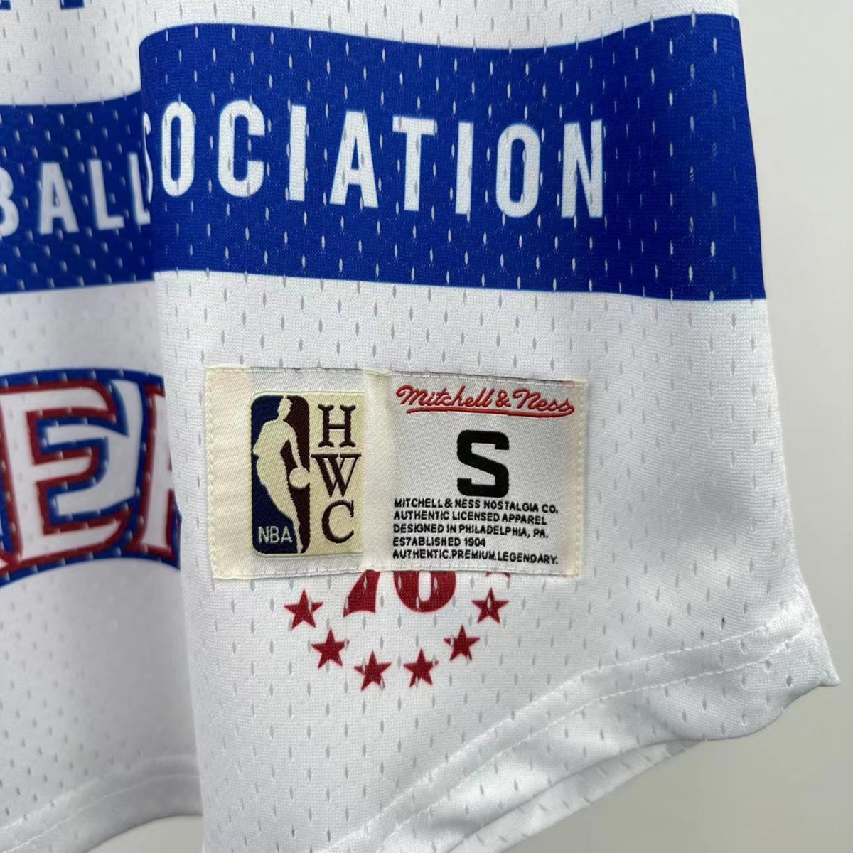 Camisa NBA Philadelphia 76ers Mitchell & Ness Hardwood Classics Vintage - imagem 11