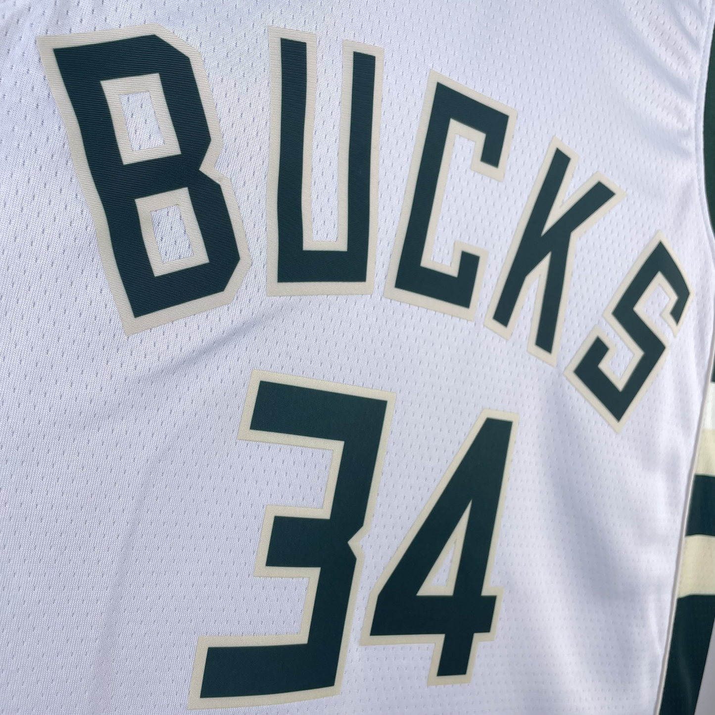 Camisa Regata Nike NBA Milwaukee Bucks Association Edition 2022/23 - imagem 3