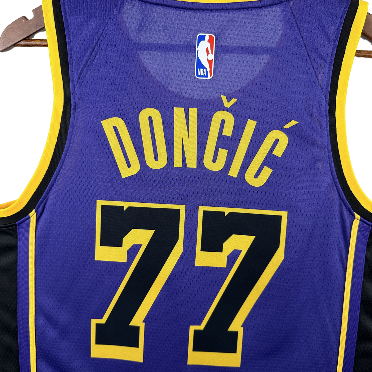 Camisa Regata Jordan NBA Los Angeles Lakers Luka Dončić - imagem 7