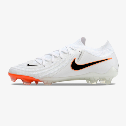 Chuteira Nike Phantom GX II FG - Branca e Laranja - vista frontal