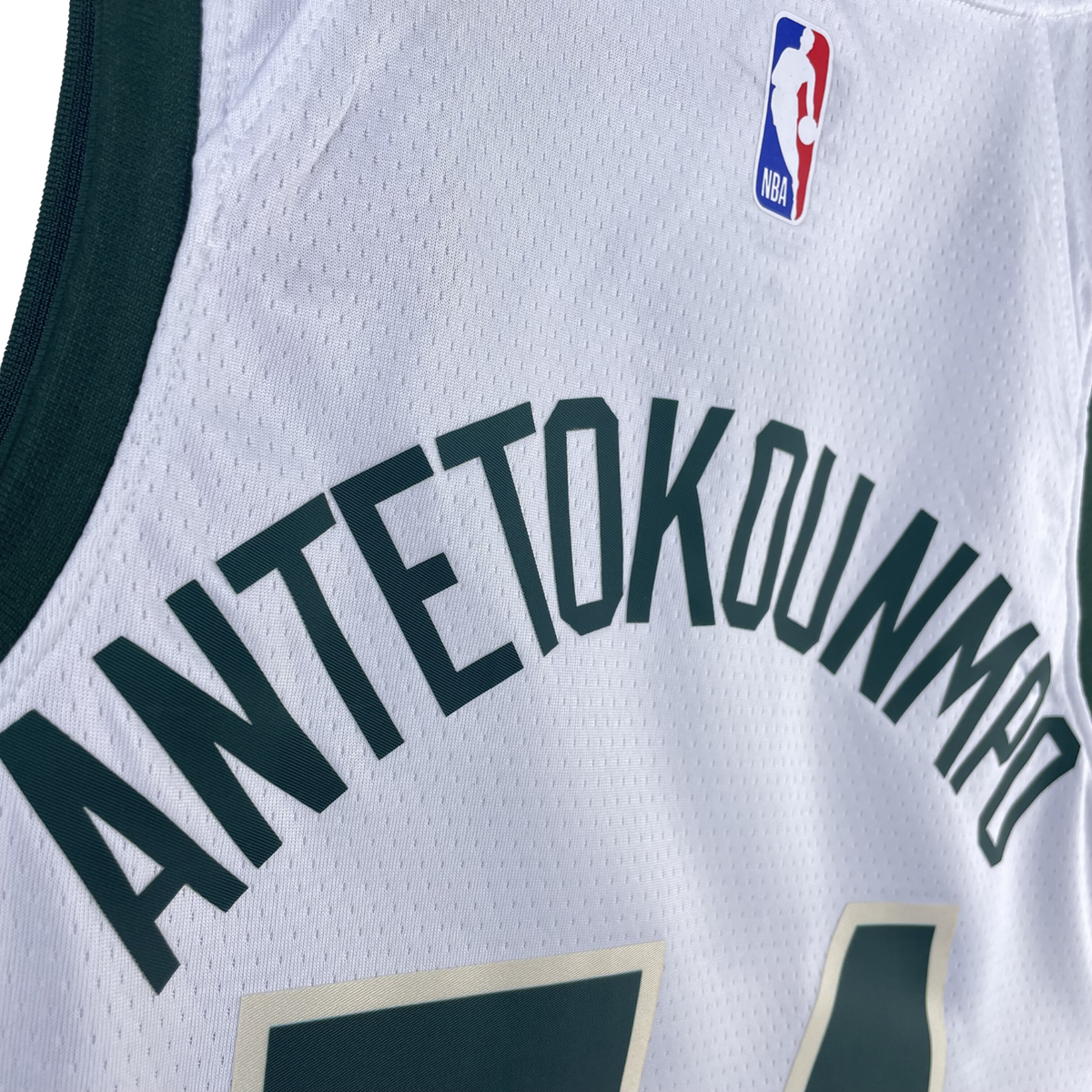 Camisa Regata Nike NBA Milwaukee Bucks Association Edition 2022/23 - imagem 4