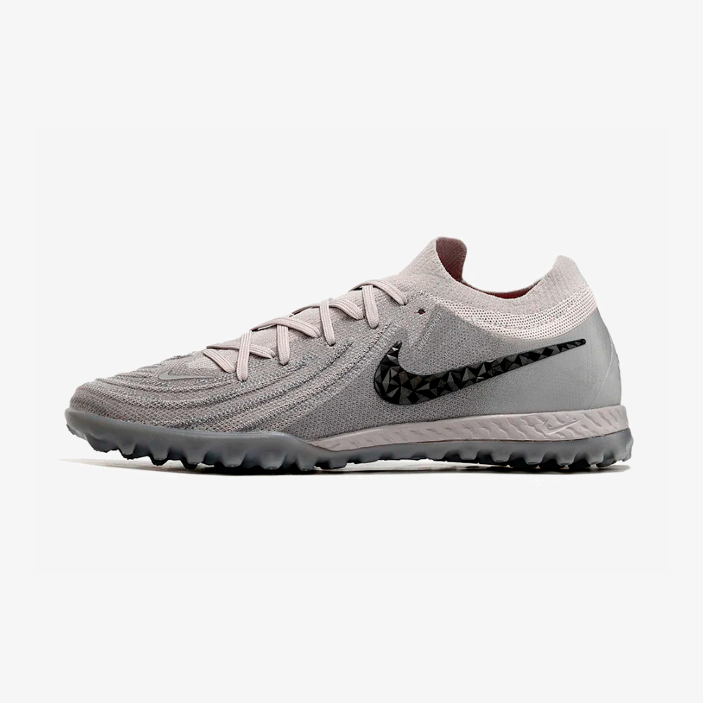 Chuteira Society Nike Phantom GX II TF - vista frontal