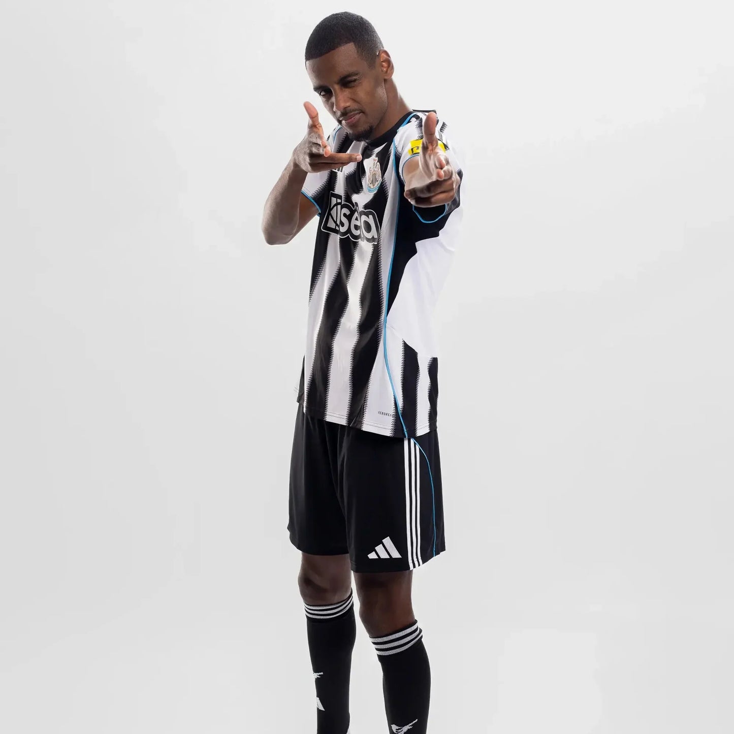 Camisa adidas Newcastle 2025/26 I Torcedor — imagem 7