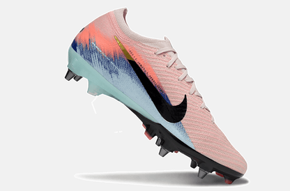 Chuteira Nike Air Zoom Mercurial Vapor 16 Elite SG - Rosa, Azul e Preta - United 02 Pack - Tevo Sports SPORT*