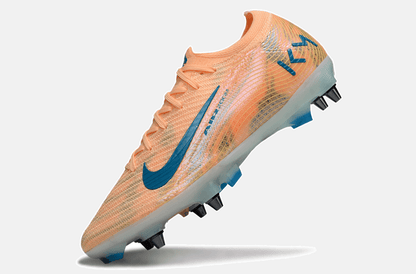 Chuteira Nike Air Zoom Mercurial Vapor 16 Kylian Mbappe Elite SG - Laranja e Azul - Tevo Sports SPORT*