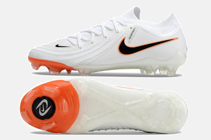 Chuteira Nike Phantom GX II FG - Branca e Laranja - vista traseira