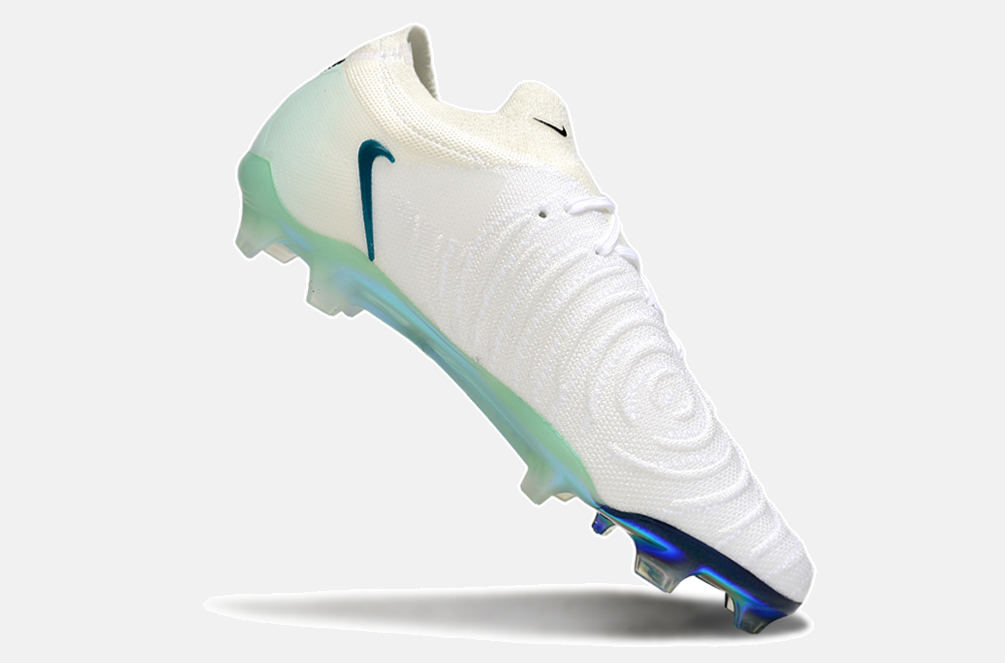 Chuteira Nike Phantom GX II Edição Especial FG - Branca e Verde - imagem 6