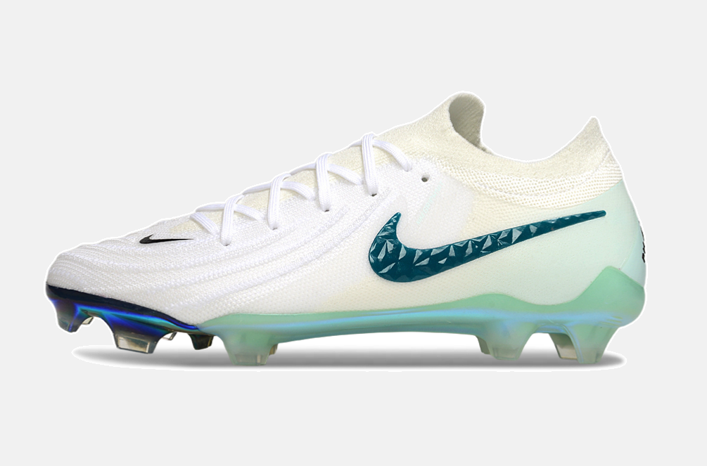 Chuteira Nike Phantom GX II Edição Especial FG - Branca e Verde - imagem 4