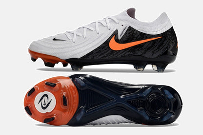 Chuteira Nike Phantom GX II FG - Branca, Preta e Laranja - vista traseira