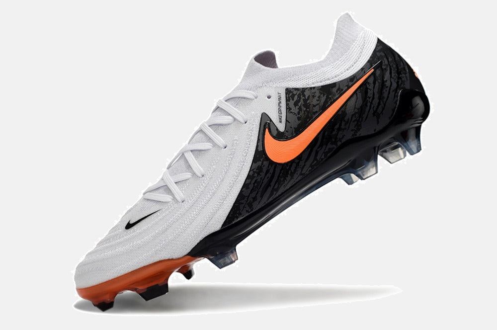 Chuteira Nike Phantom GX II FG - Branca, Preta e Laranja - imagem 5