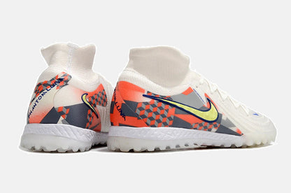 Chuteira Society Nike Phantom GX Luna TF - imagem 5