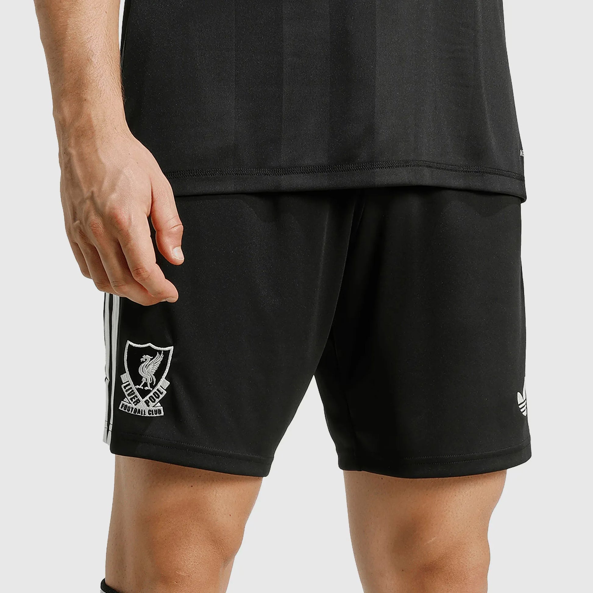 Shorts Adidas Liverpool 2025/26 III Goleiro — imagem 2