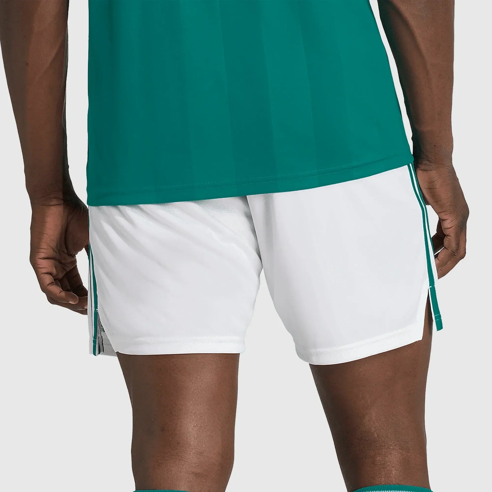 Shorts Adidas Liverpool 2025/26 III — imagem 4