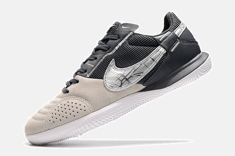 Tênis Futsal Nike Street Gato IC - Preta, Creme e Prata - imagem 5